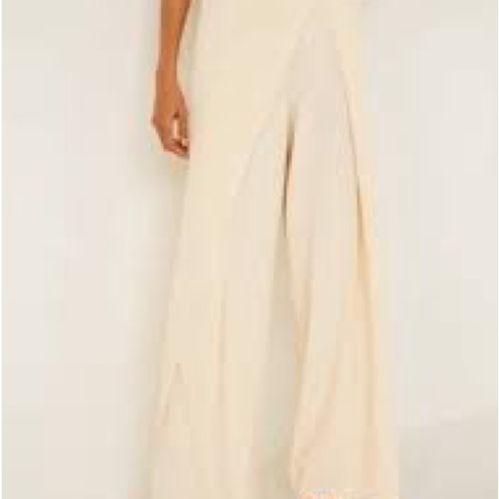 NWT Elegant Cream Wide Leg Pant